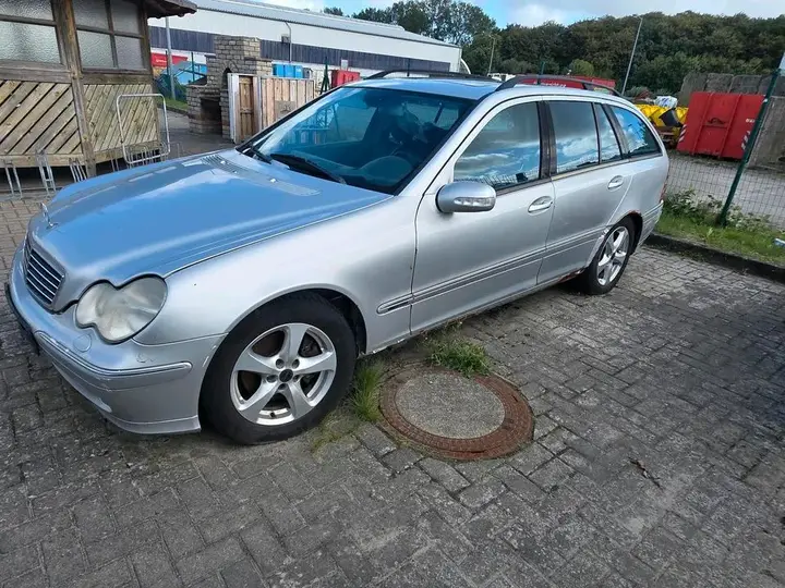Mercedes-Benz C240