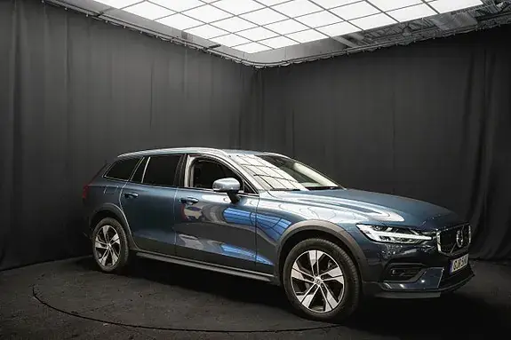 Volvo V60 Cross Country 2022 photo 4