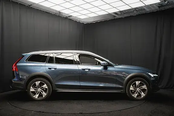 Volvo V60 Cross Country 2022 photo 5