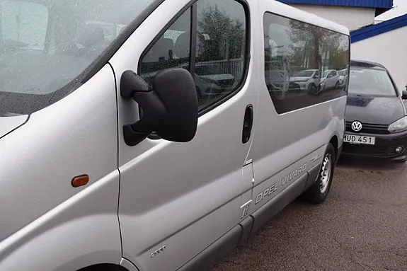 Opel Vivaro 2010 photo 3