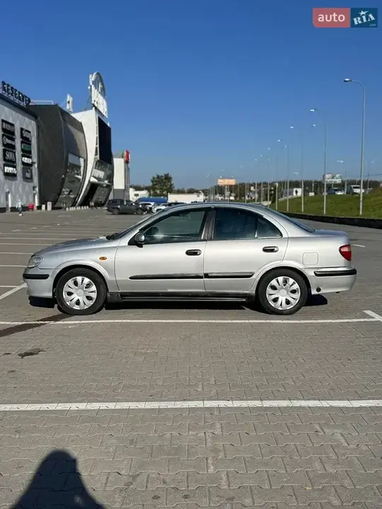 Nissan Almera 2002 photo 2