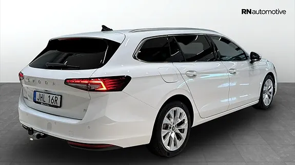 Skoda Superb 2025 photo 4