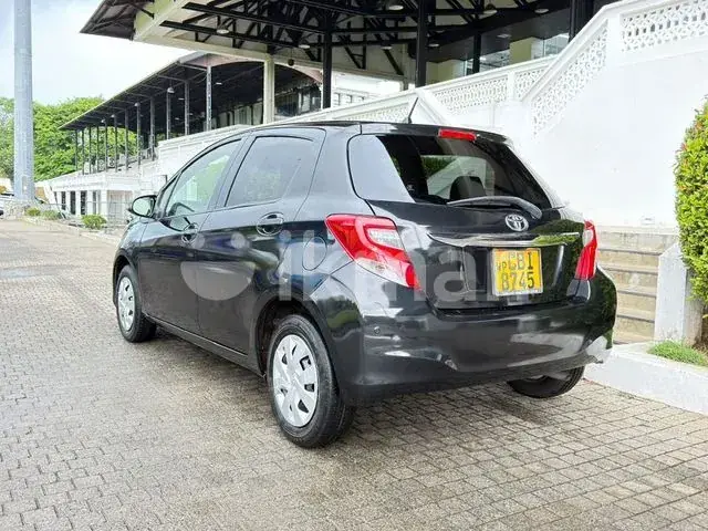 Toyota Vitz 2016 photo 2