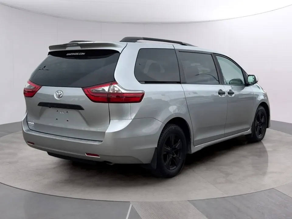 Toyota Sienna 2020 photo 3