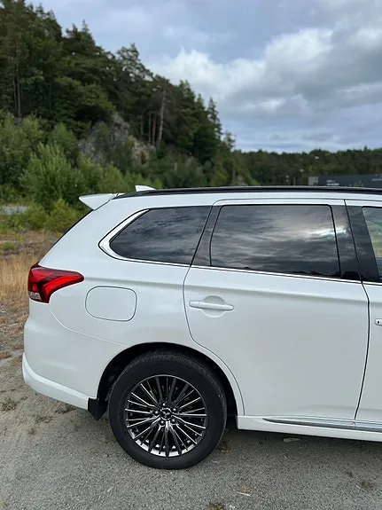 Mitsubishi Outlander 2019 photo 2