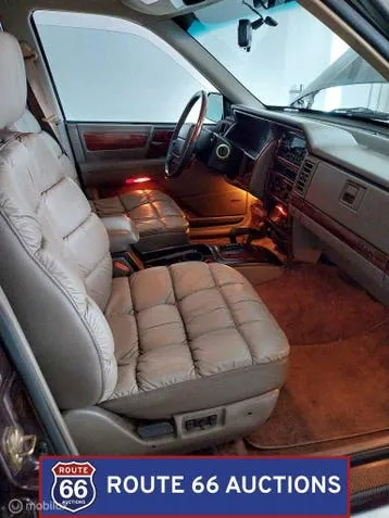 Jeep Grand Wagoneer 1994 photo 2