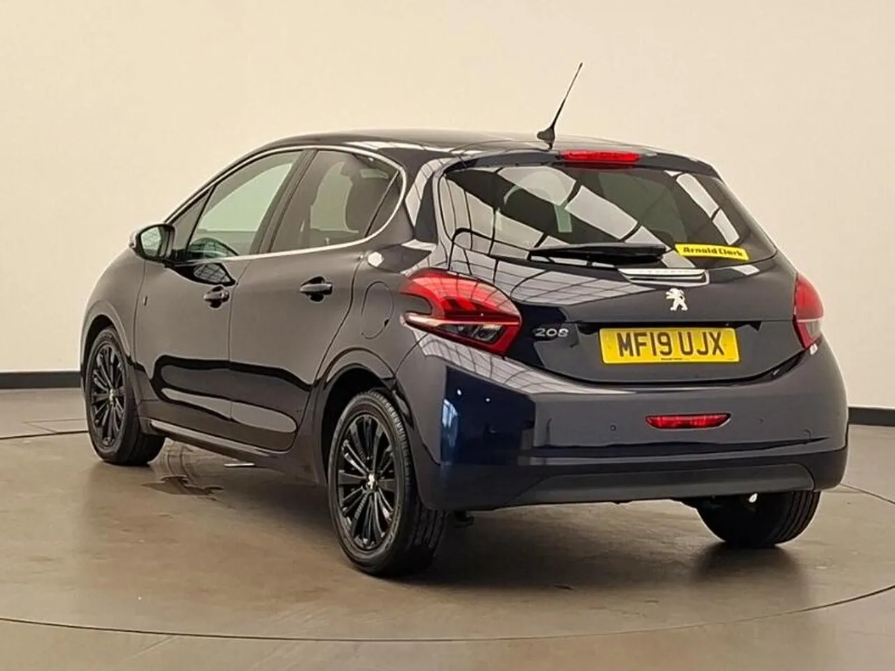 Peugeot 208 2019 photo 2