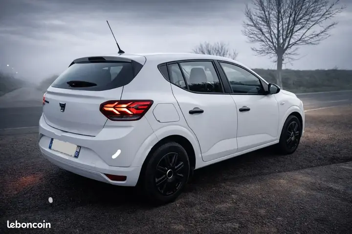 Dacia Sandero 2021 photo 2