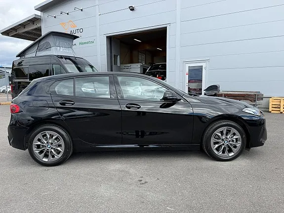 BMW 120I 2026 photo 4
