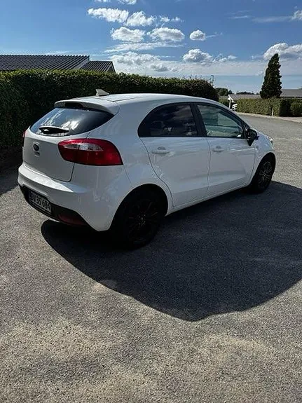 Kia Rio 2014 photo 4