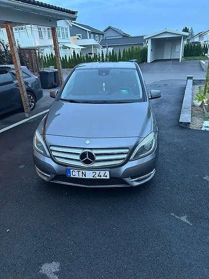 Mercedes-Benz B180 2013 photo 5