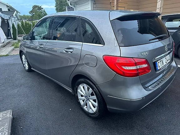 Mercedes-Benz B180 2013 photo 3