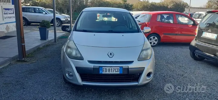 Renault Clio 2010 photo 3