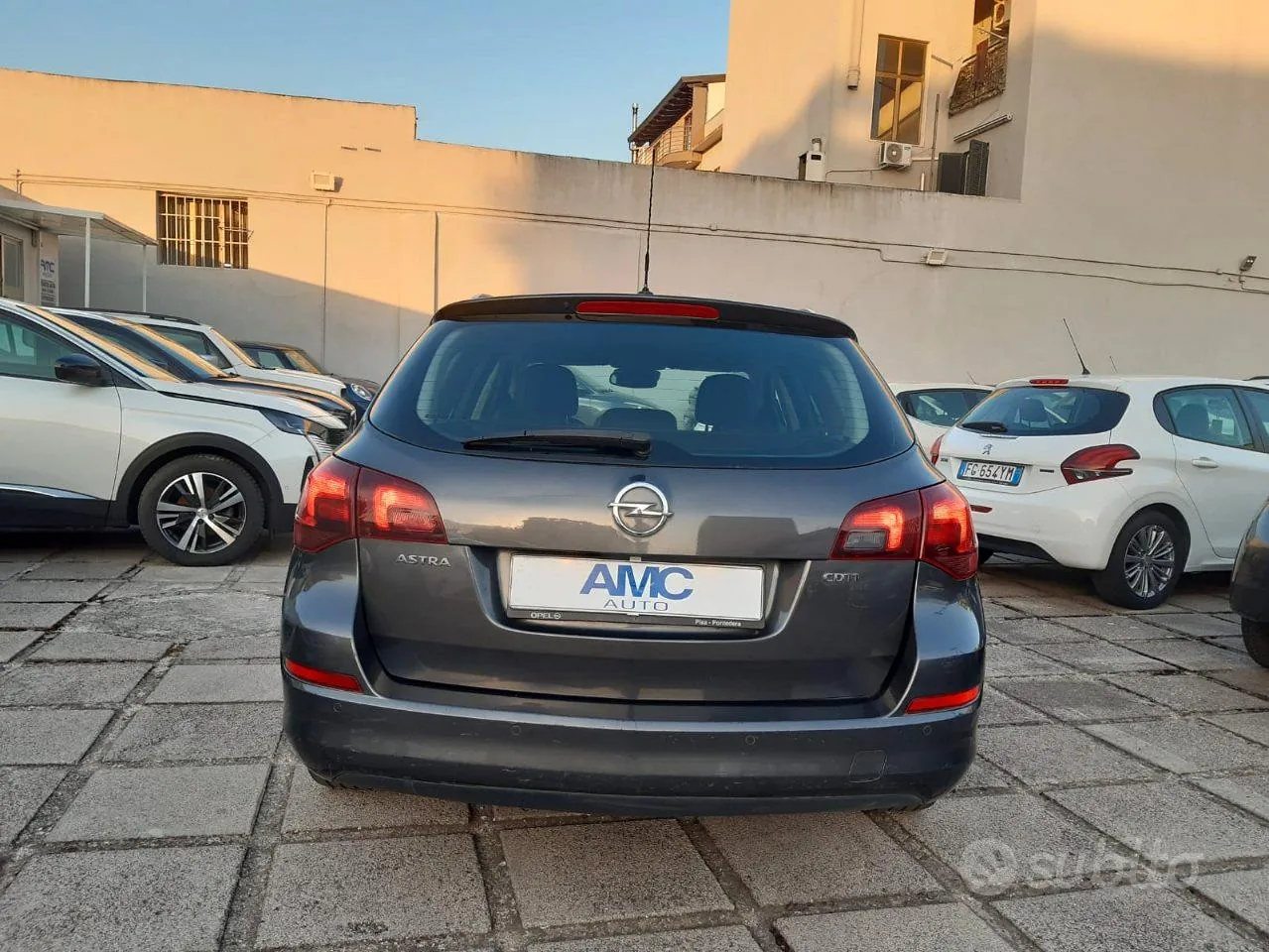 Opel Astra 2012 photo 4
