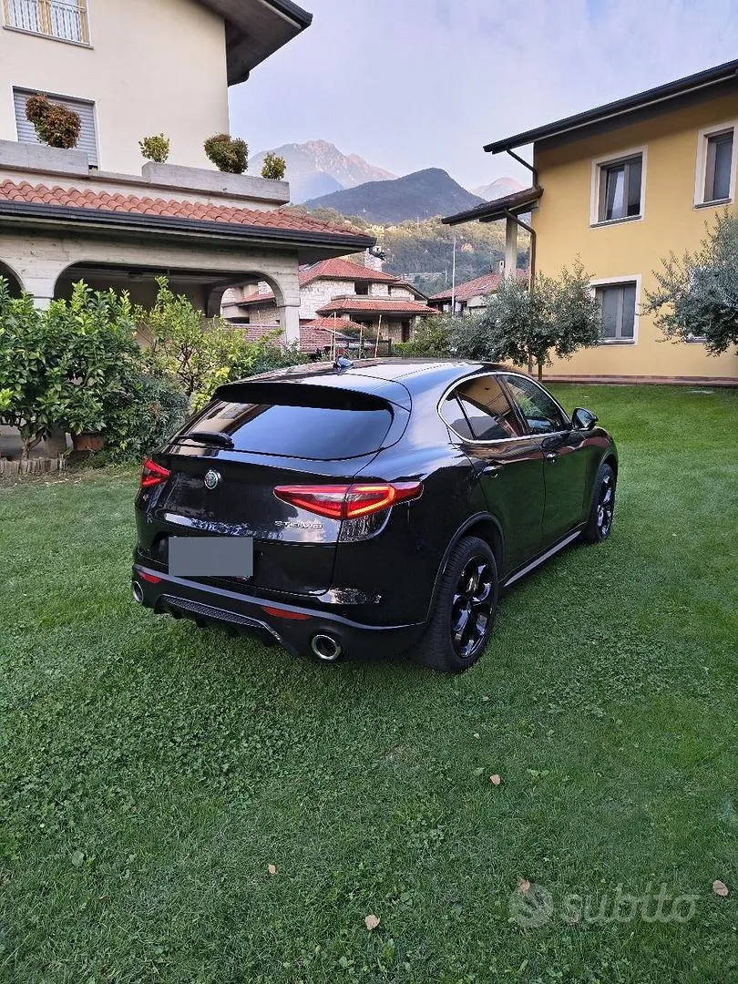Alfa Romeo Stelvio 2018 photo 2