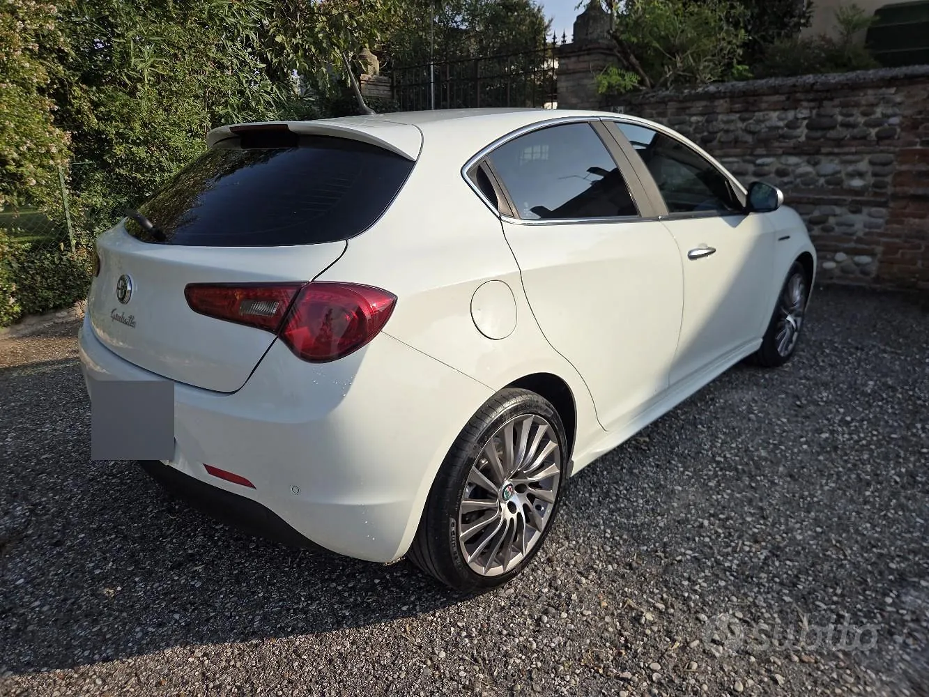 Alfa Romeo Giulietta 2011 photo 2