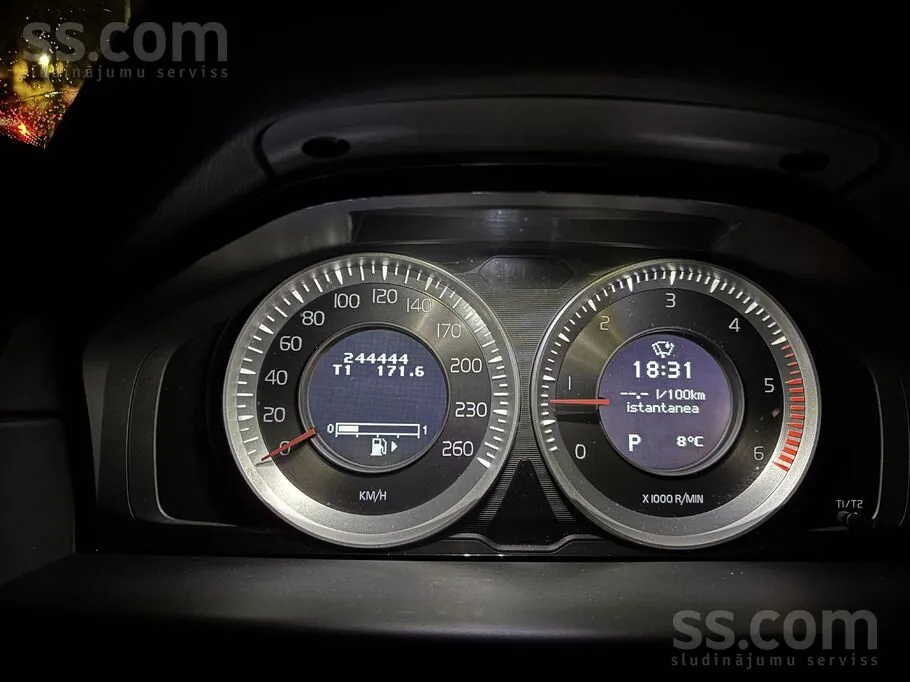 Volvo V70 2013 photo 5