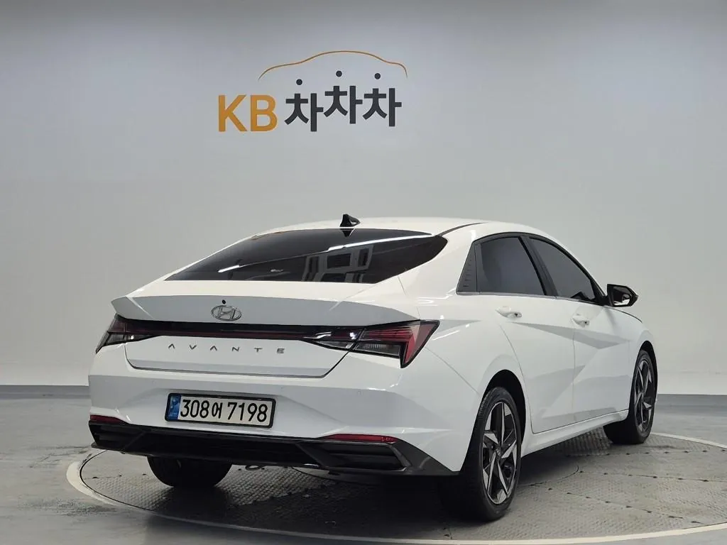 Hyundai Avante 2022 photo 3
