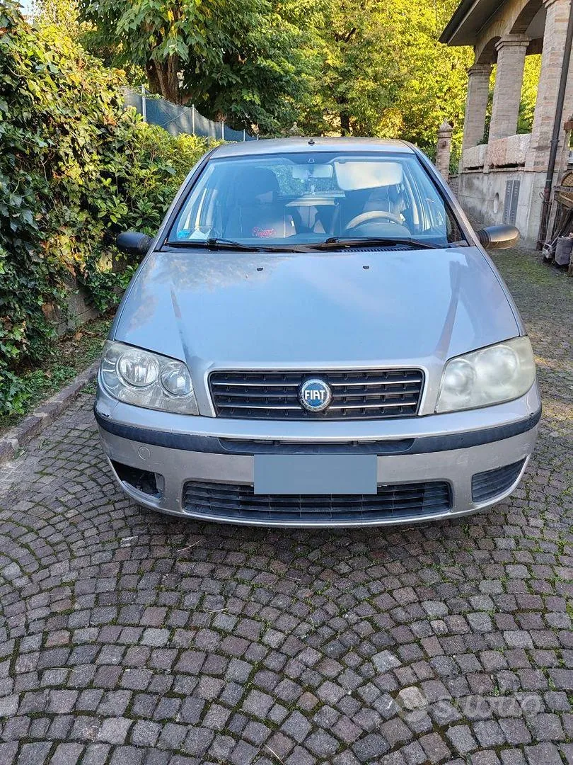 Fiat Punto 2004 photo 2