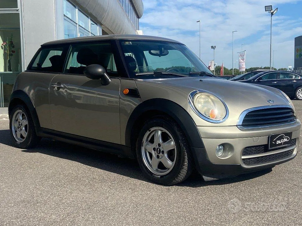 Mini One 2010 photo 2