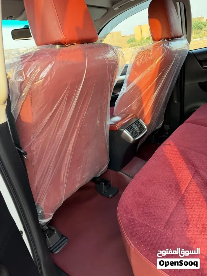 Toyota Hilux 2025 photo 2
