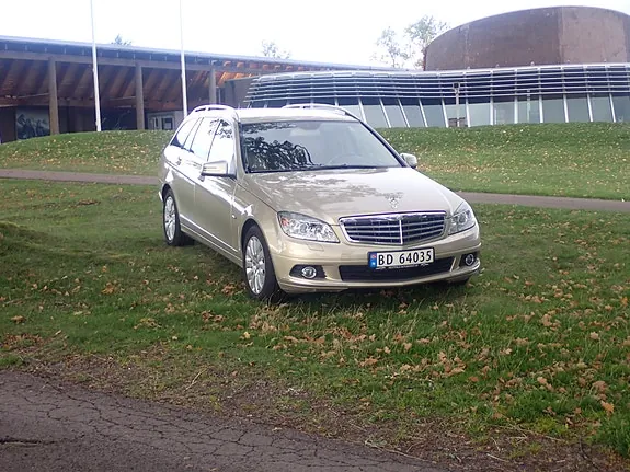 Mercedes-Benz C200 D 2010 photo 4