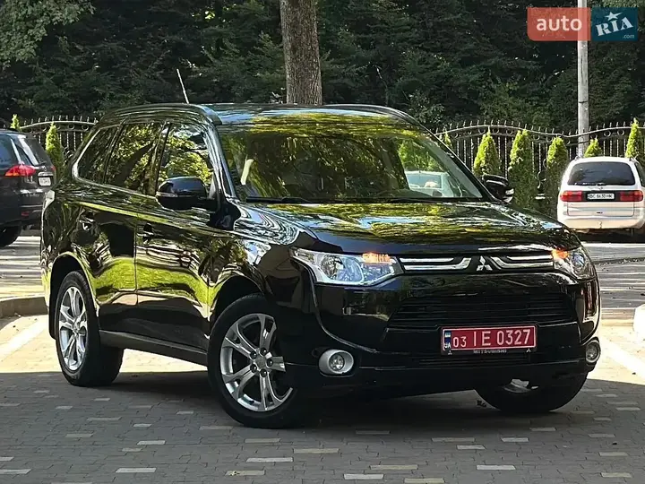 Mitsubishi Outlander 2013 photo 2