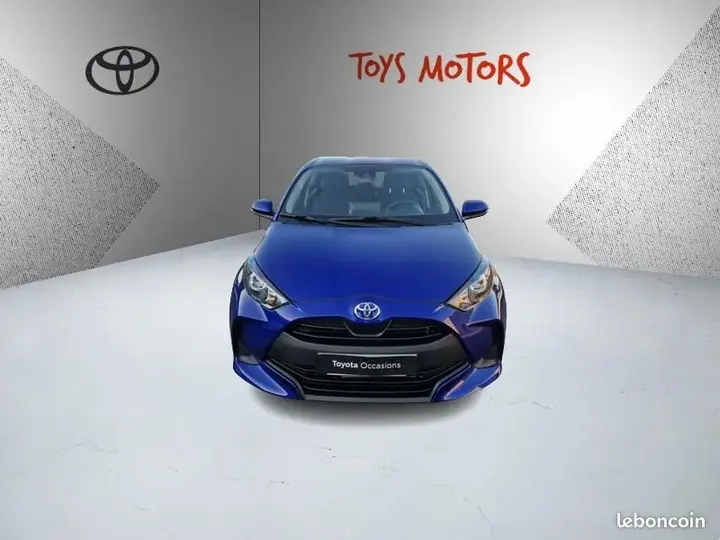 Toyota Yaris 2023 photo 2