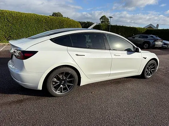 Tesla Model 3 2019 photo 4