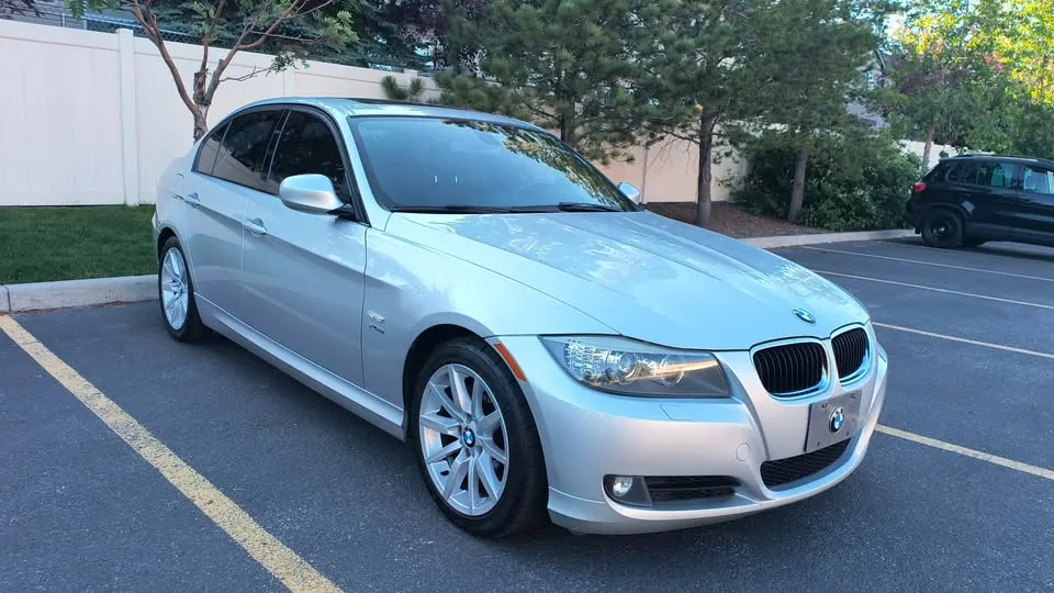 BMW 3 Series 2011 photo 4
