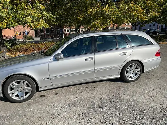 Mercedes-Benz E 320