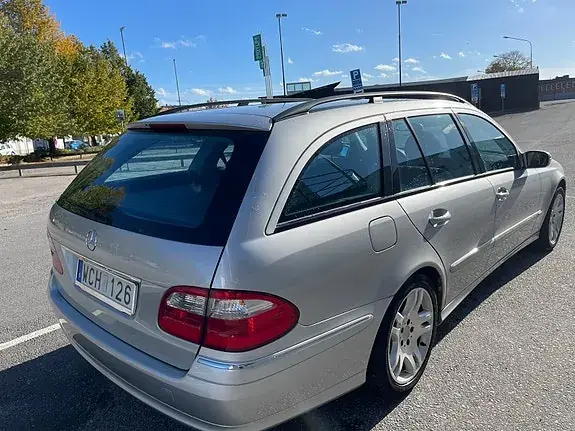 Mercedes-Benz E 320 2005 photo 3