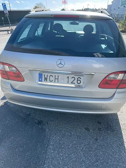Mercedes-Benz E 320 2005 photo 5