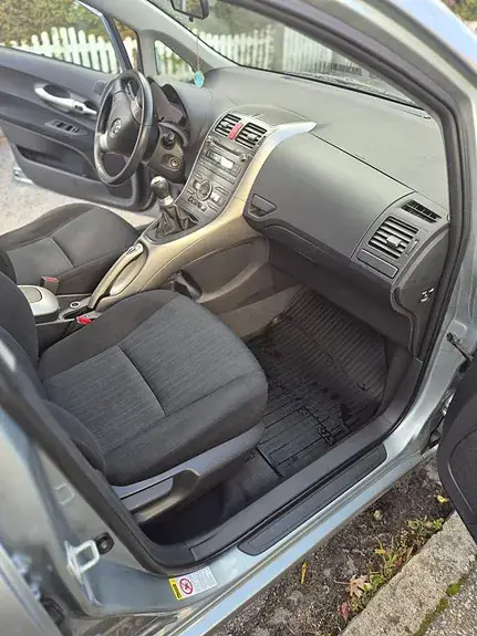 Toyota Auris 2009 photo 5
