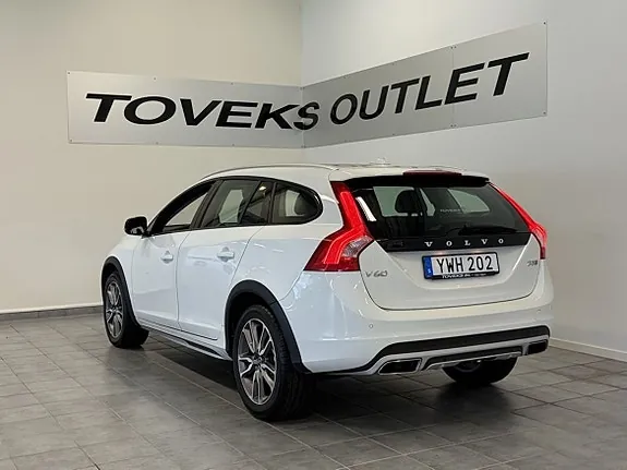 Volvo V60 Cross Country 2018 photo 4