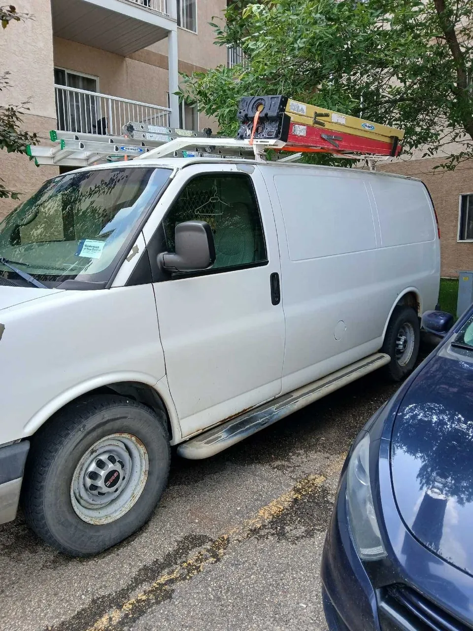 GMC Savana 2009 photo 2
