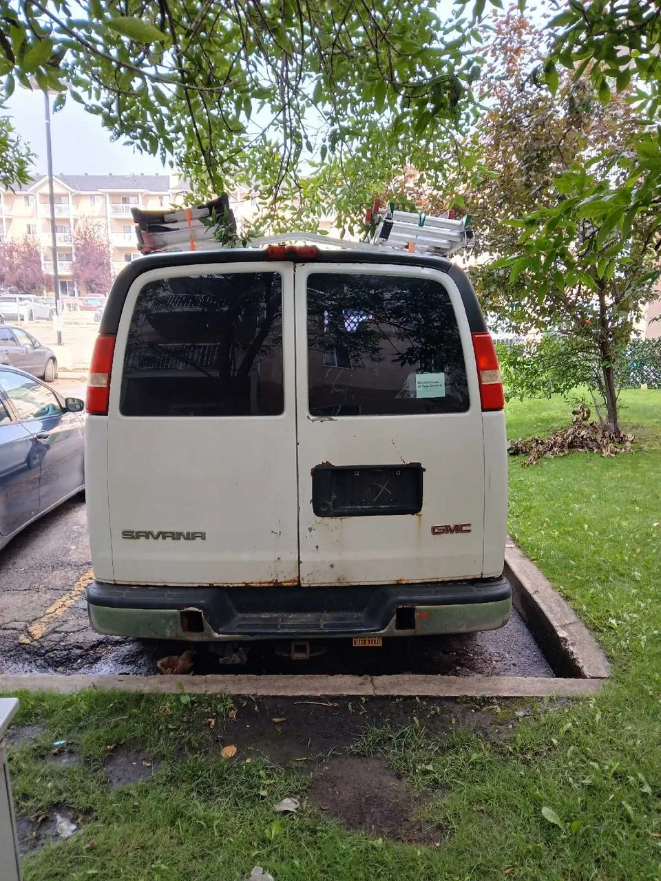 GMC Savana 2009 photo 3