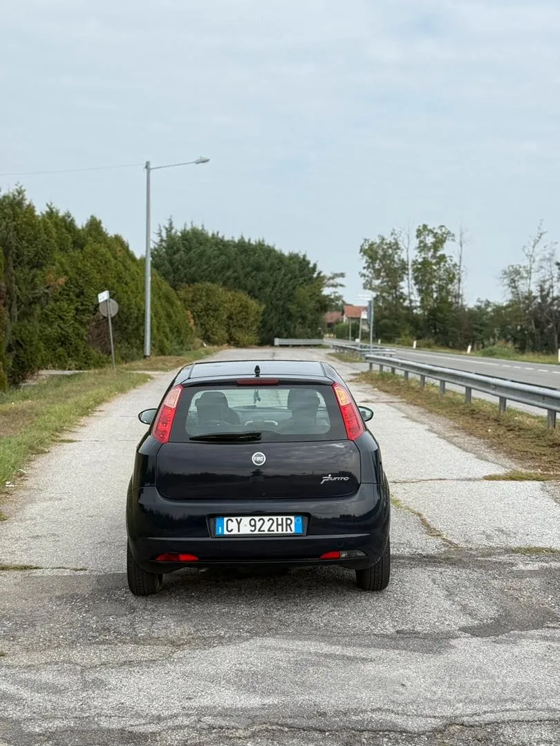 Fiat Grande Punto 2006 photo 4