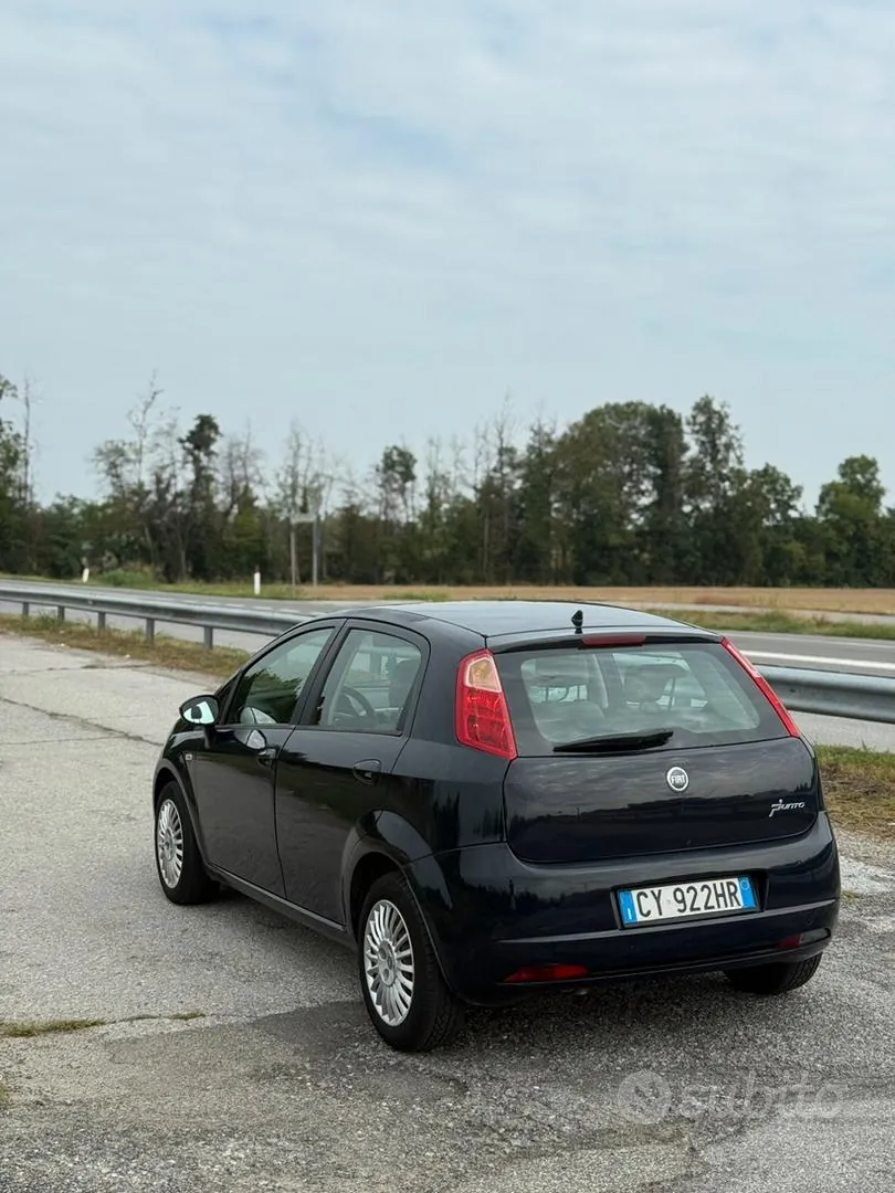 Fiat Grande Punto 2006 photo 3