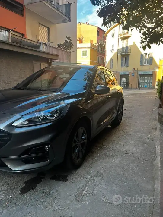 Ford Kuga 2022 photo 2
