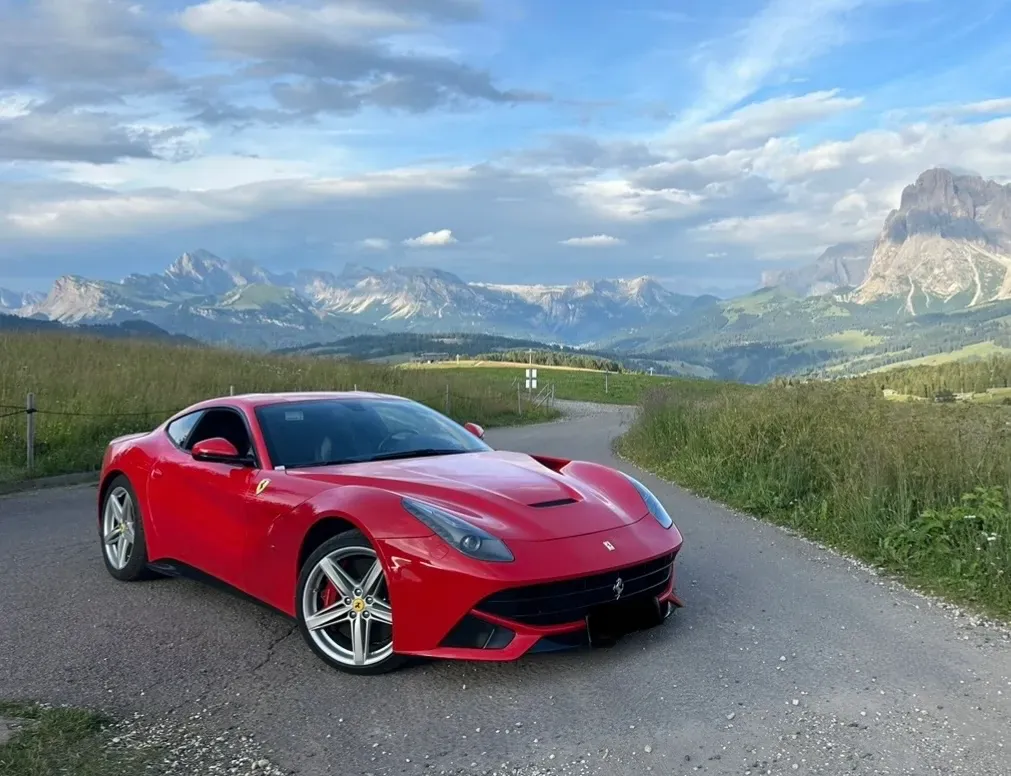 Ferrari F12 2013 photo 3