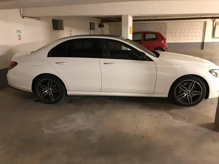 Mercedes-Benz E 220 D