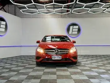 Mercedes-Benz A 180 2015 photo 3