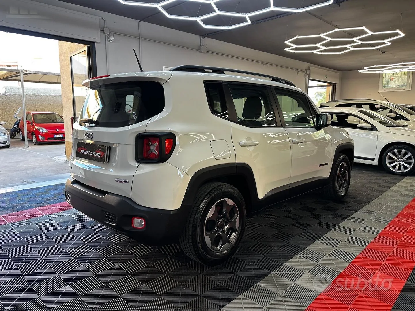 Jeep Renegade 2015 photo 4