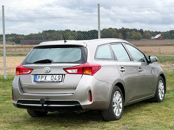 Toyota Auris 2014 photo 5