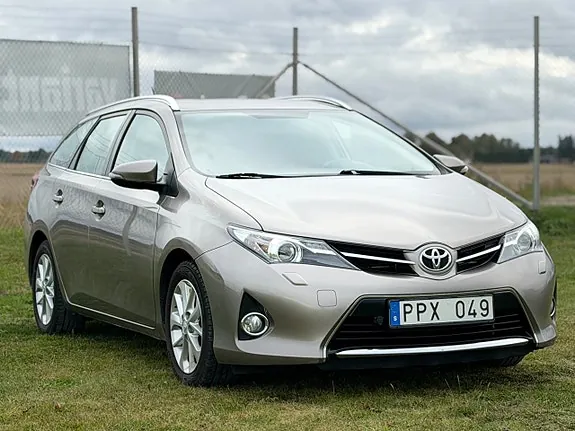 Toyota Auris 2014 photo 4