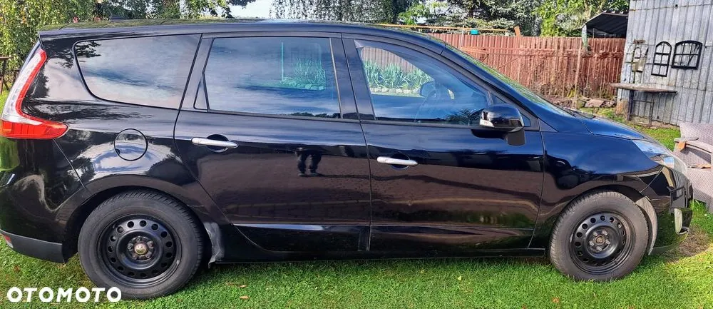 Renault Scenic 2011 photo 2