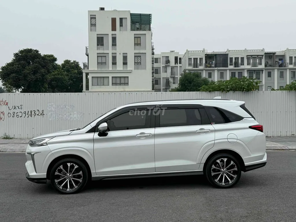 Toyota Veloz 2023 photo 4