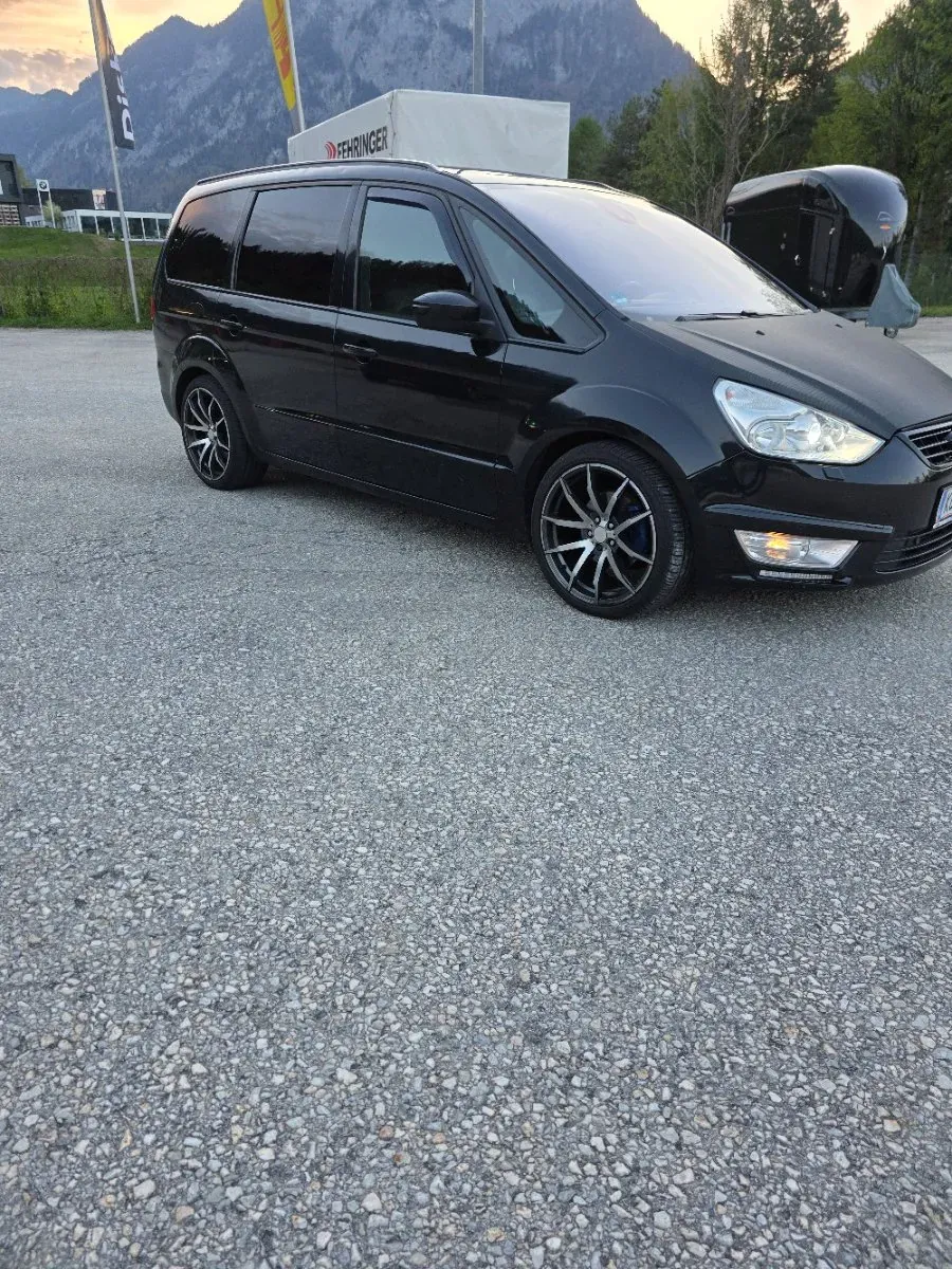 Ford Galaxy 2013 photo 2