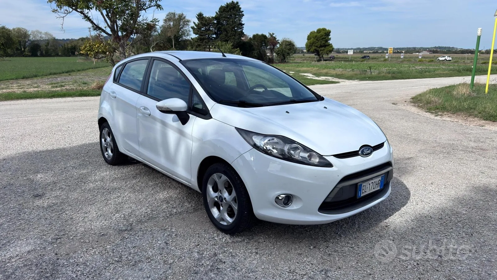 Ford Fiesta 2011 photo 4